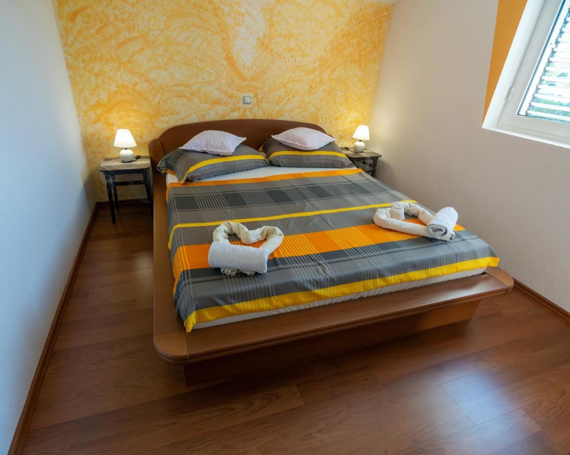 Apartments Rezek Supetarska Draga Extérieur photo