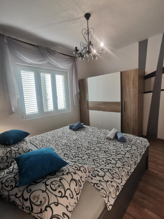 Apartments Rezek Supetarska Draga Extérieur photo