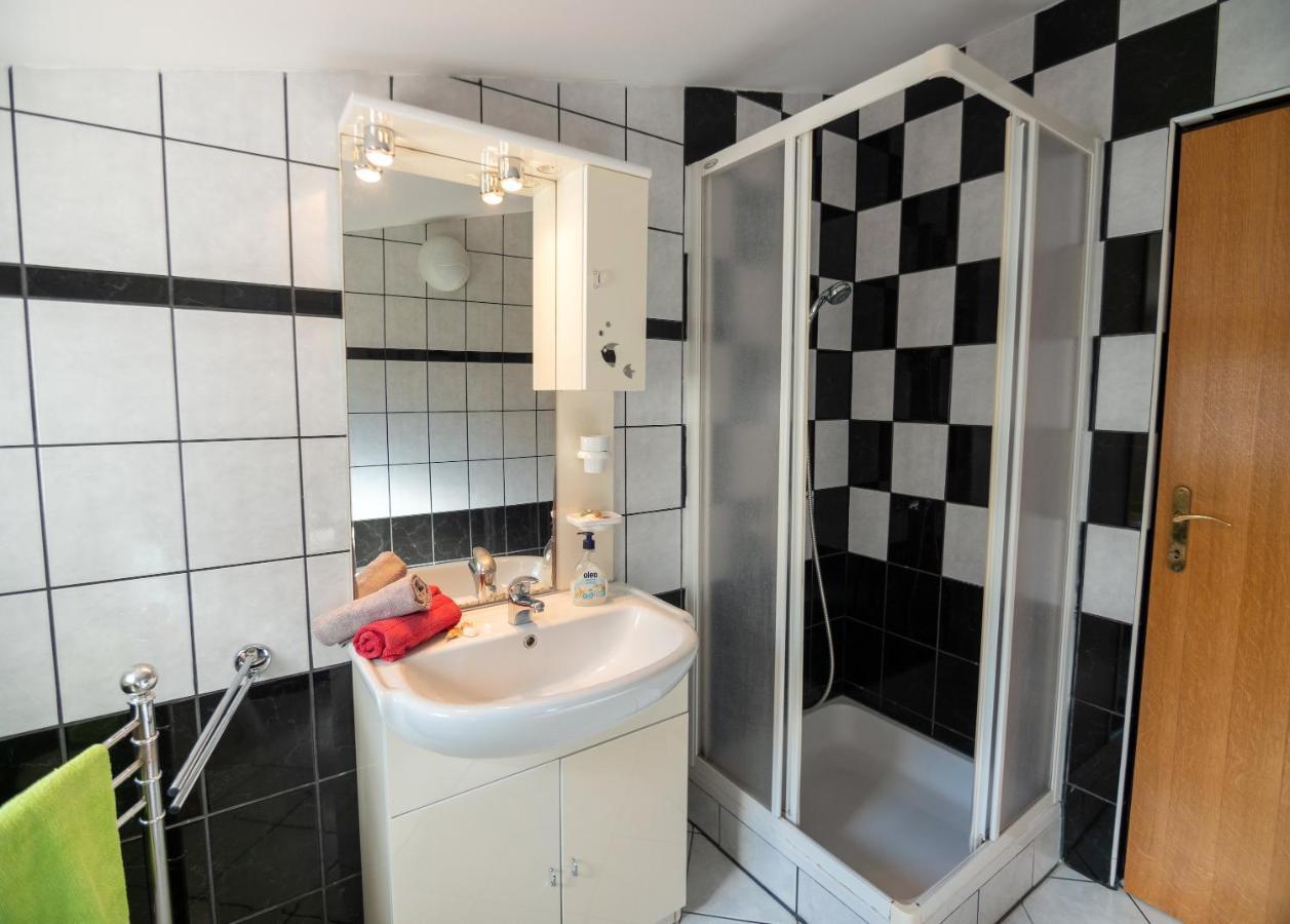 Apartments Rezek Supetarska Draga Extérieur photo