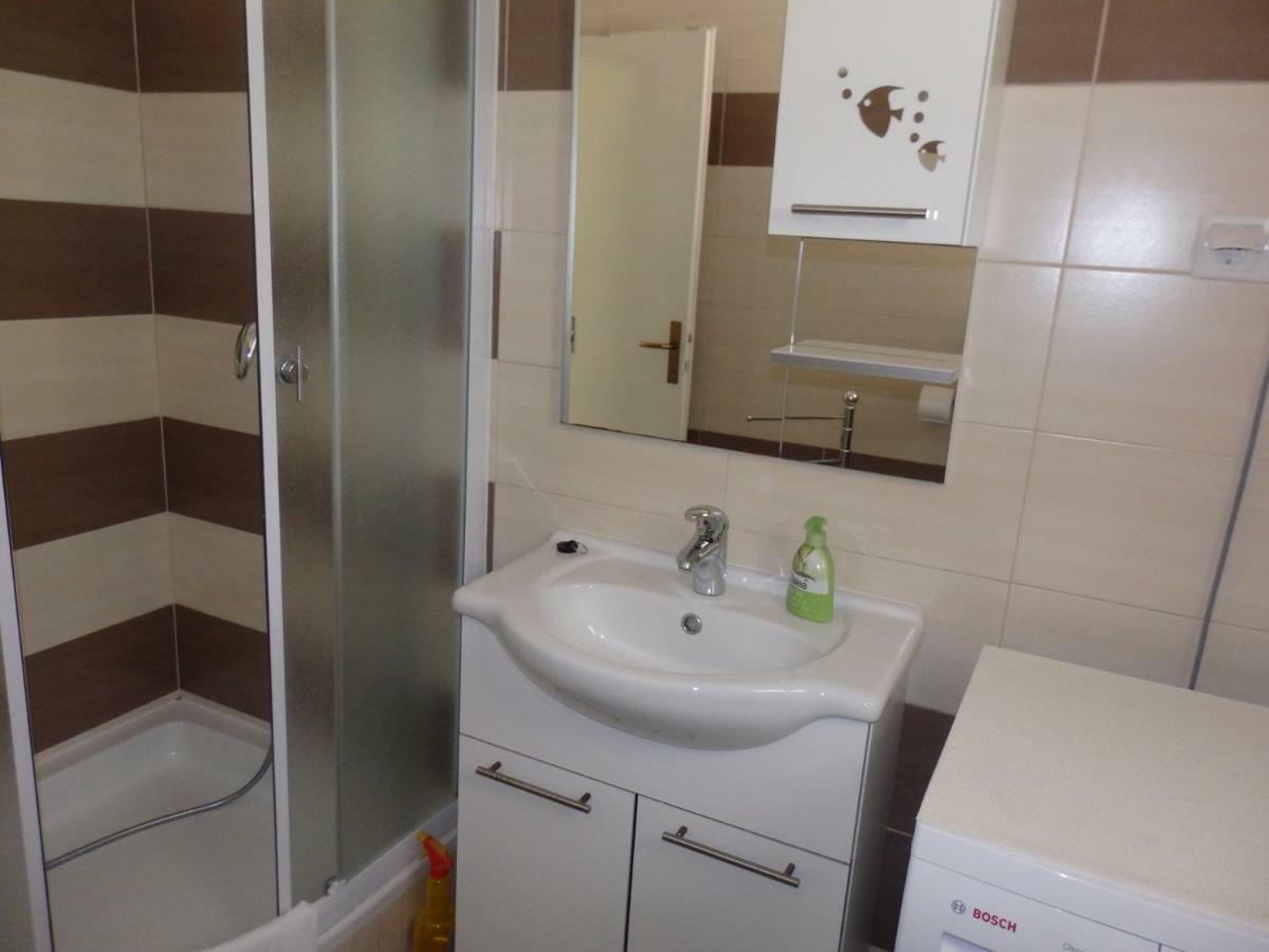 Apartments Rezek Supetarska Draga Extérieur photo